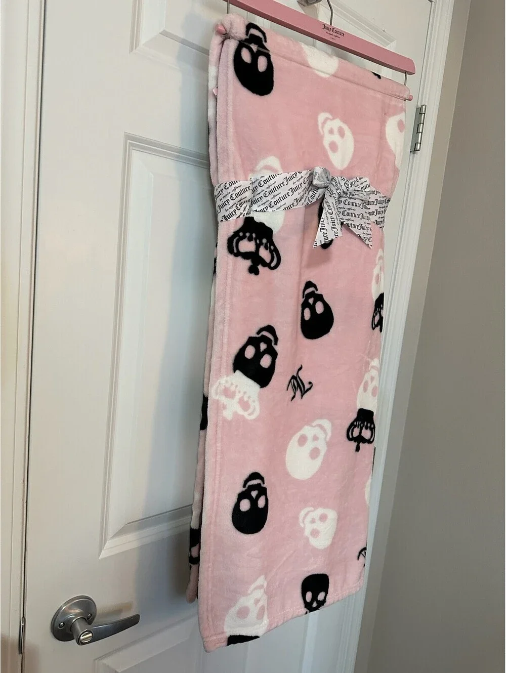 Juicy Couture Oversized Plush Printed Throw Blanket 60x70 Pink Skull Design